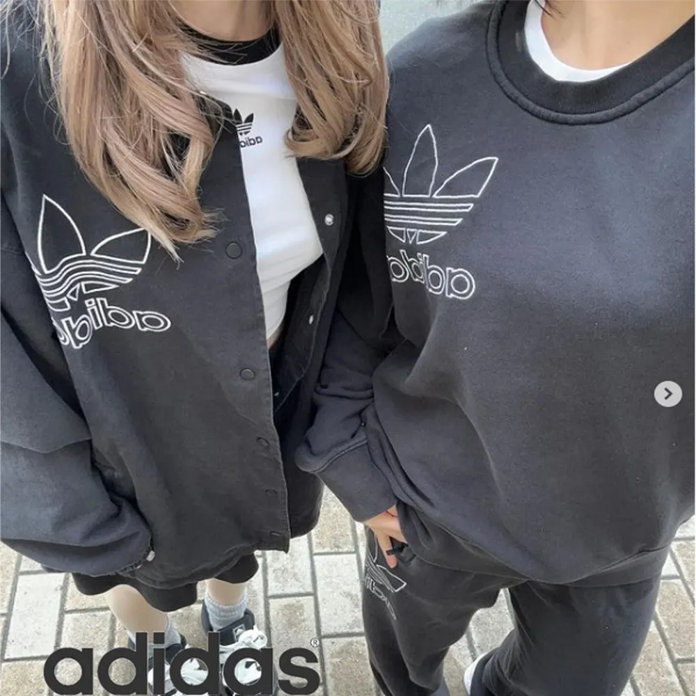 adidas  |Unisex U-Neck Bi-color Long Sleeves Long Sleeve T-shirt Logo