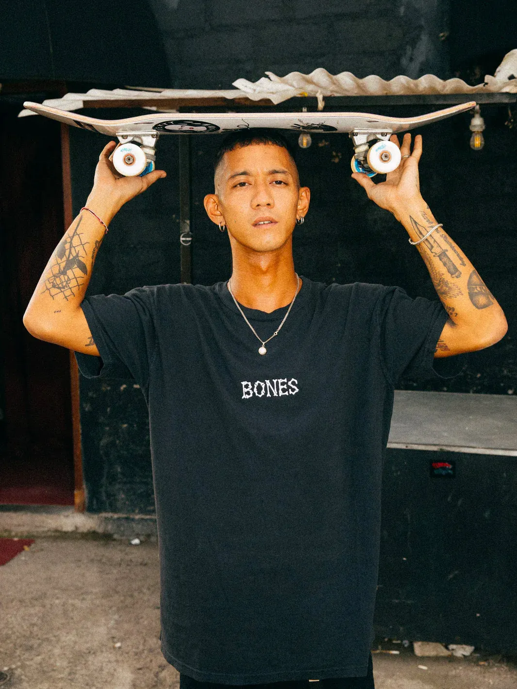 BONES CLUB TEE - BLACK