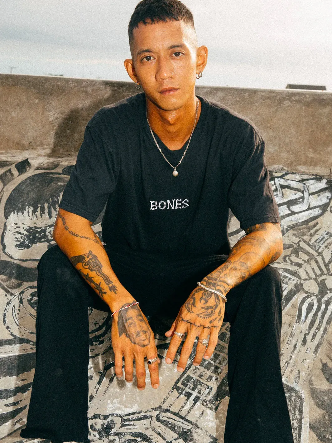 BONES CLUB TEE - BLACK