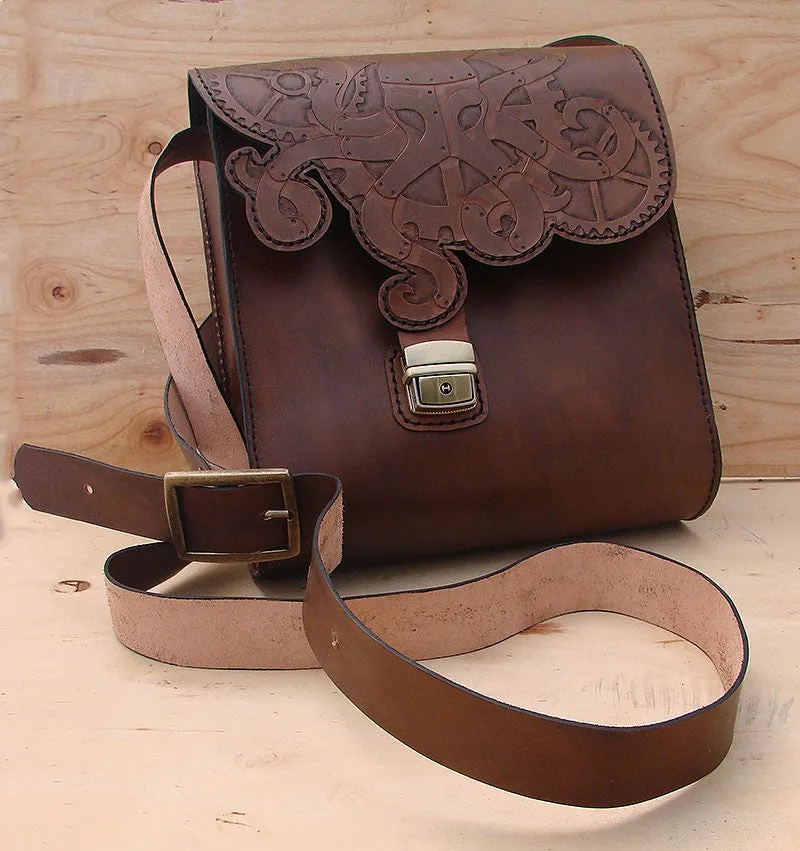 Messenger bag in cow leather with steampunk octopus