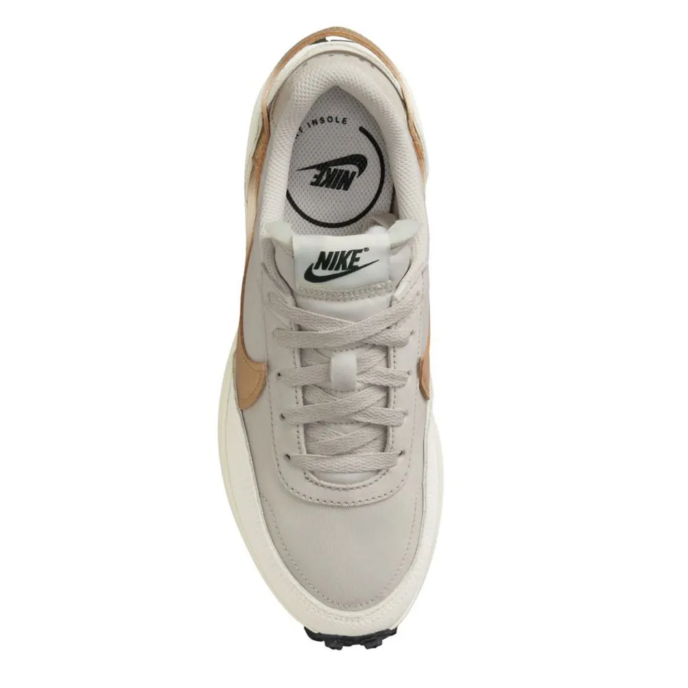 NIKE  WOMENS WAFFLE DEBUT SNEAKER