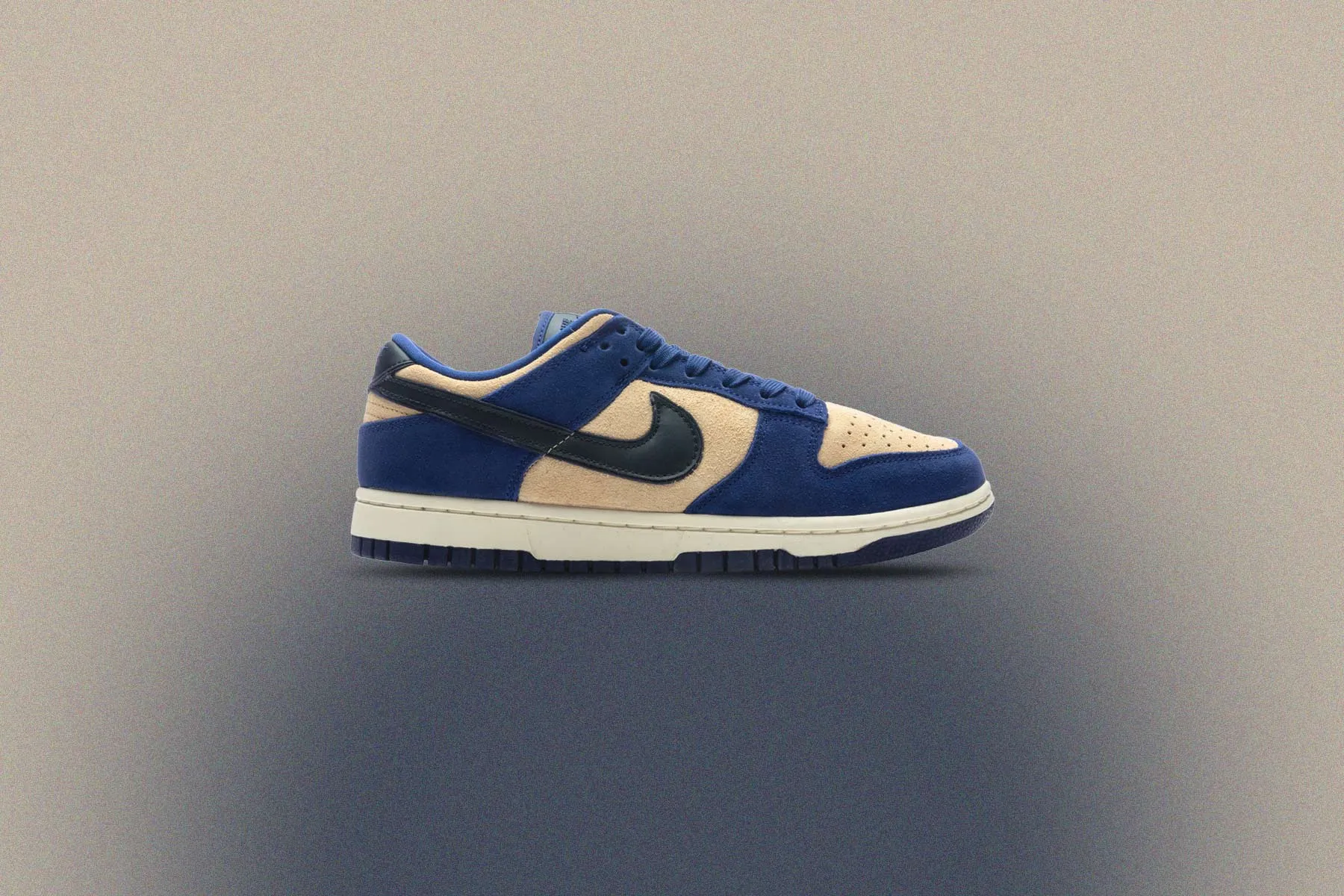 Womens Dunk Low LX - Deep Royal Blue/Dark Obsidian/Sesame